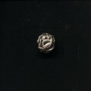 Pandora infinity knot charm